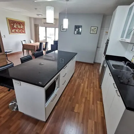 Penthouse By Jj Apartment
